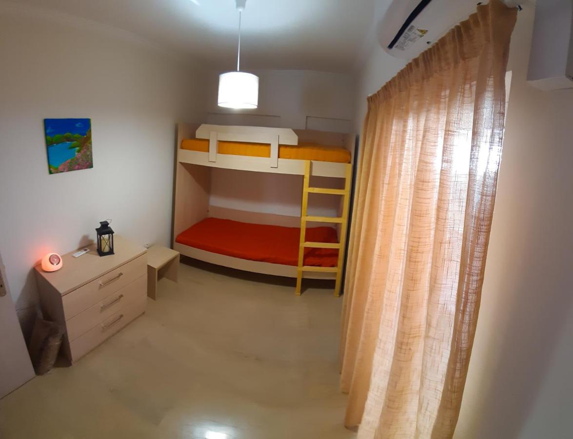 Central Apartment Near The Beach With Huge Private Terrace Loutráki Extérieur photo