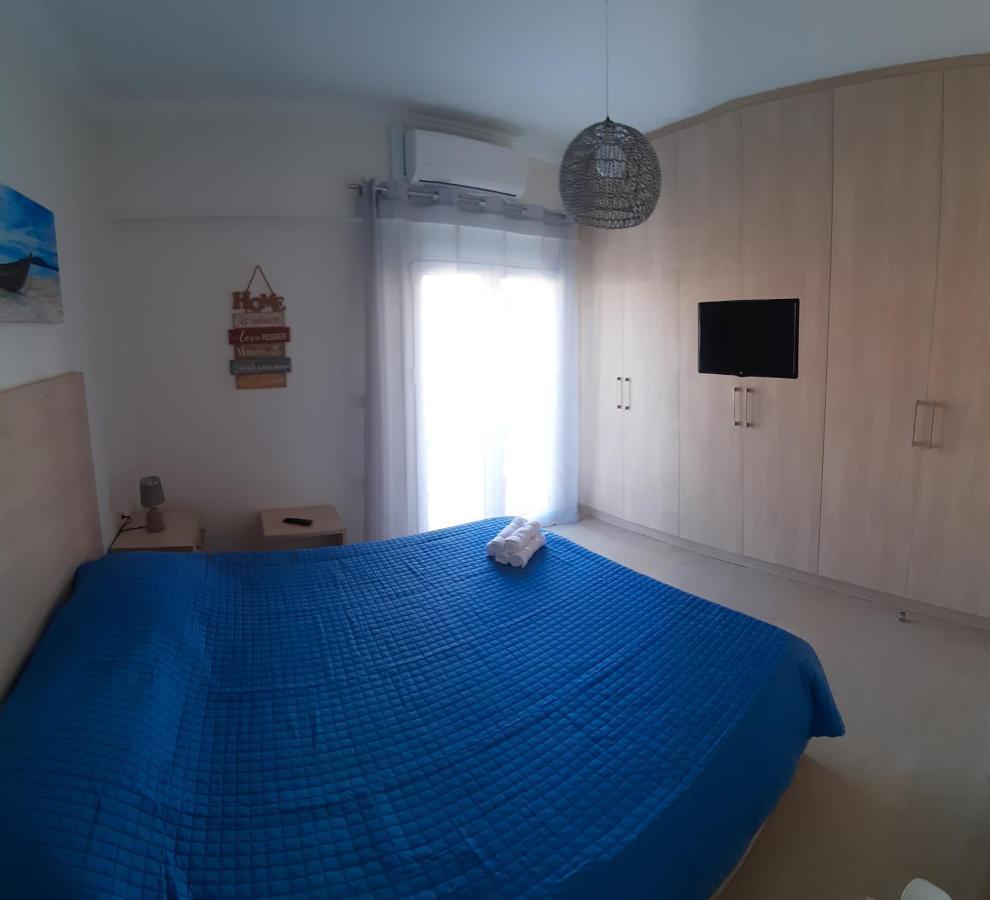 Central Apartment Near The Beach With Huge Private Terrace Loutráki Extérieur photo