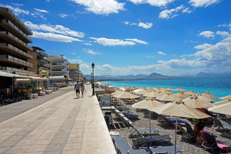 Central Apartment Near The Beach With Huge Private Terrace Loutráki Extérieur photo